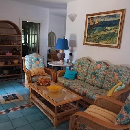 Villa Tipica Sulla Costa Salentina Con Jacuzzi