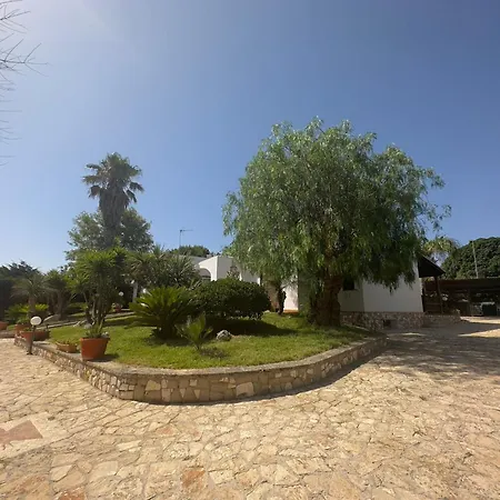 Tipica Sulla Costa Salentina Con Jacuzzi Villa